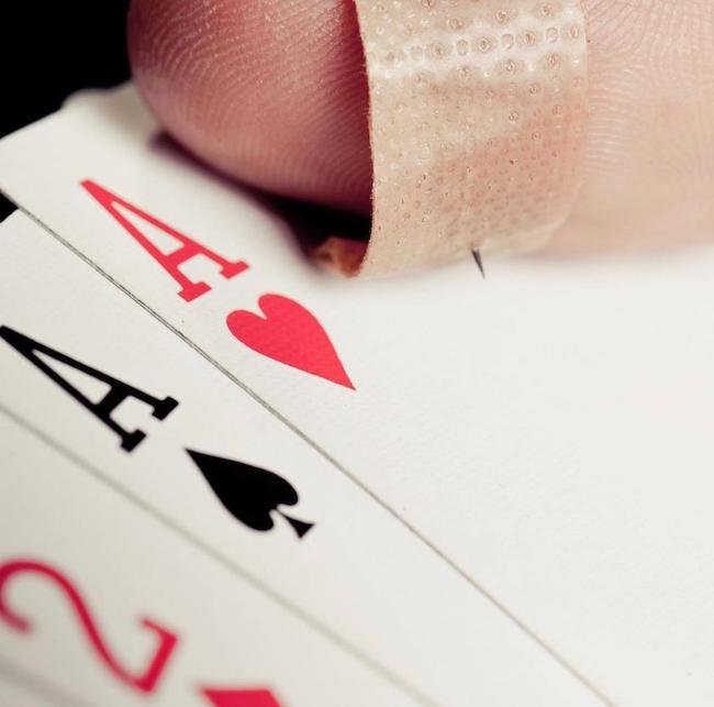آموزش بازی کارتی بیست و دو + ترفند و قوانین لازم 22